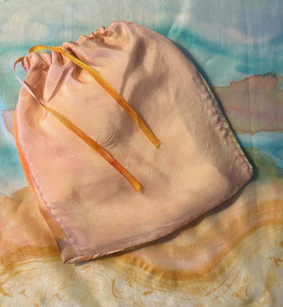 Painting a Silk Bag - wet on wet process